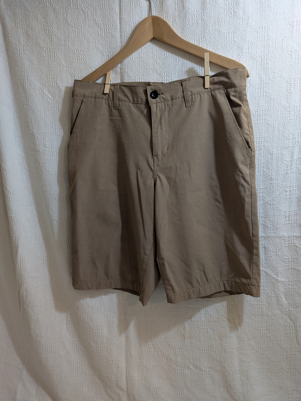 Everyday Flat-Front Men's Shorts in Tan
